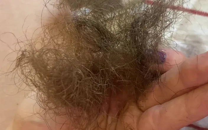 Cuteblonde666: Trimming my super long pussy hair closeup