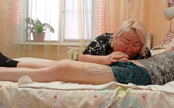 Zona901: Stiefmoeder zuigt elke laatste druppel sperma uit de pik