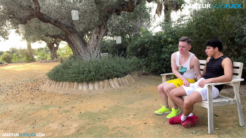 Amateur Guys Fuck: Agf: Mi diverto con il mio amico nel parco in...