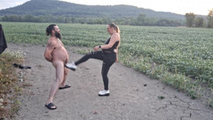 Miss jj chose: Sta a te trovarlo (ballbusting)