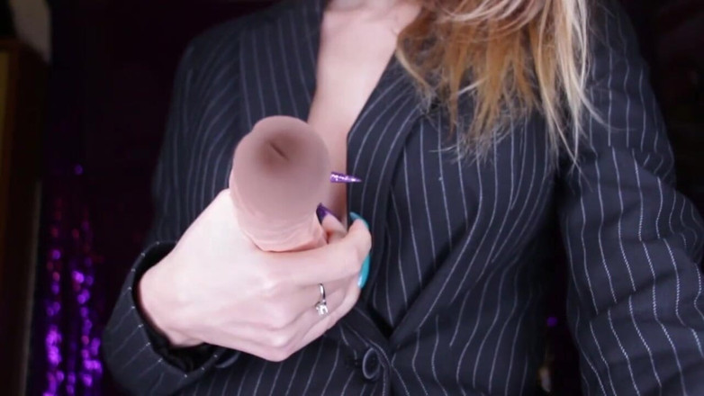 Lady Mesmeratrix Official: Morena sexy da unas instrucciones para sacudirse en el juguete...