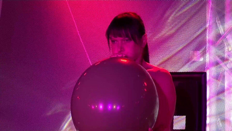 Looners Passion: Blow to Pop на сцене