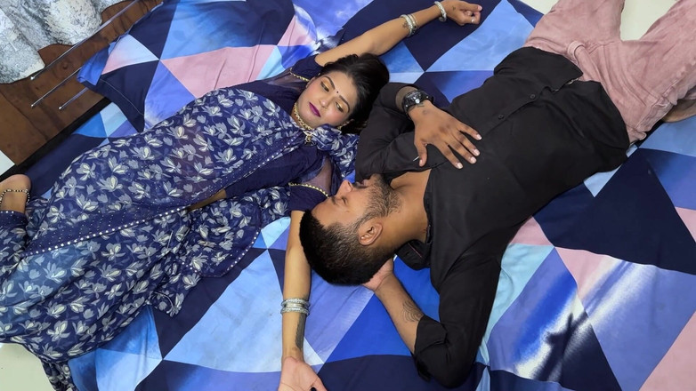 HotMaal69: Când fratele vitreg indian și sora vitregă se simt excitați apoi...