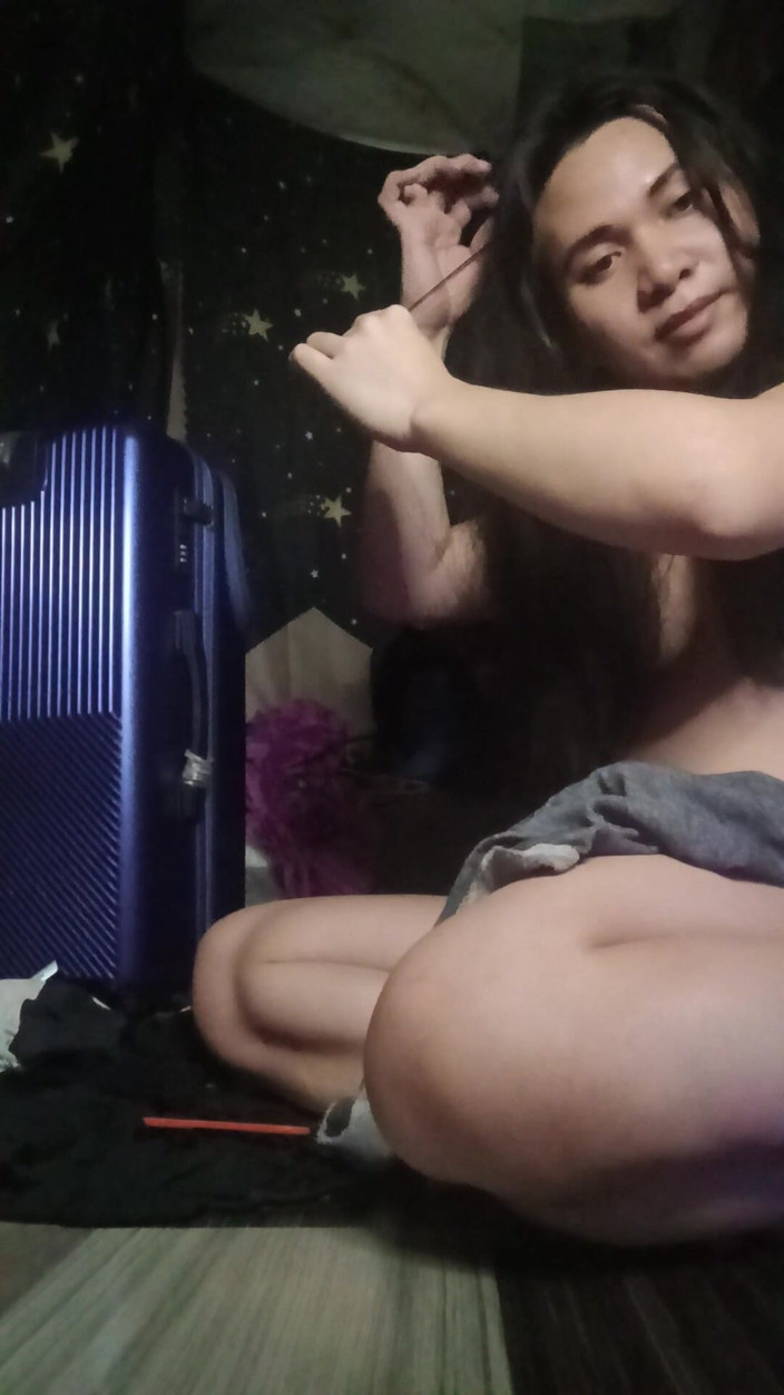 Reynaldo6: Soukromá trans fantazie nevlastního otce, sólový okamžik určený jen pro...