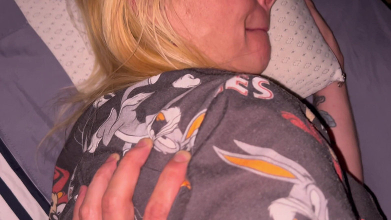 ADC21CM straight: Sikişmek ve arkadaşımın karısına süt vermek