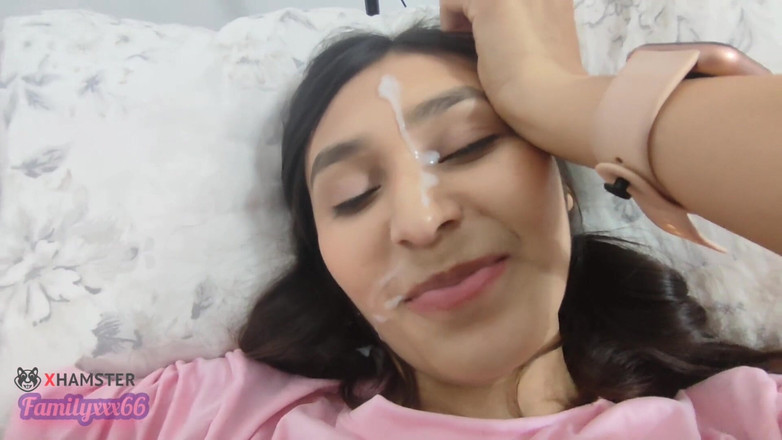 Teen sex 66: Hermanastra muy cachonda le gusta recibir toda la leche caliente...