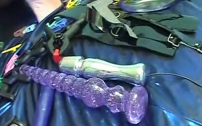 Deutsche XXX Filme: 迷人的德国宝贝在热捆绑SM性爱后吃啪