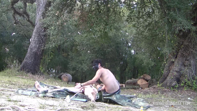 Bad boys bootcamp: Eine sehr schmerzhafte zwangslage