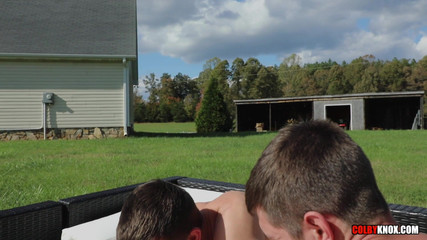 Colby Knox: Divertimento nel campo