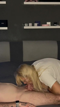 Sex Líbání Výstřik Misionář Pejsek Několik Orgasmů Stříkání Pár Sexy Blondýnka Horká Mokrá Tuhá Vzrušená Láska Porno