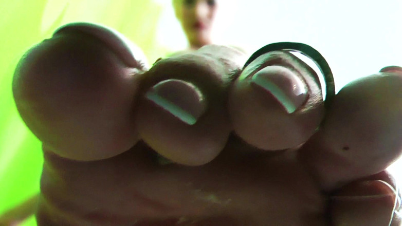 Goddess Celine: Giantess Feet Squash
