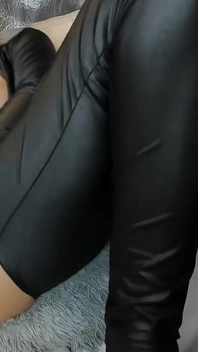 Mit Dildo gefickt bis ich komme