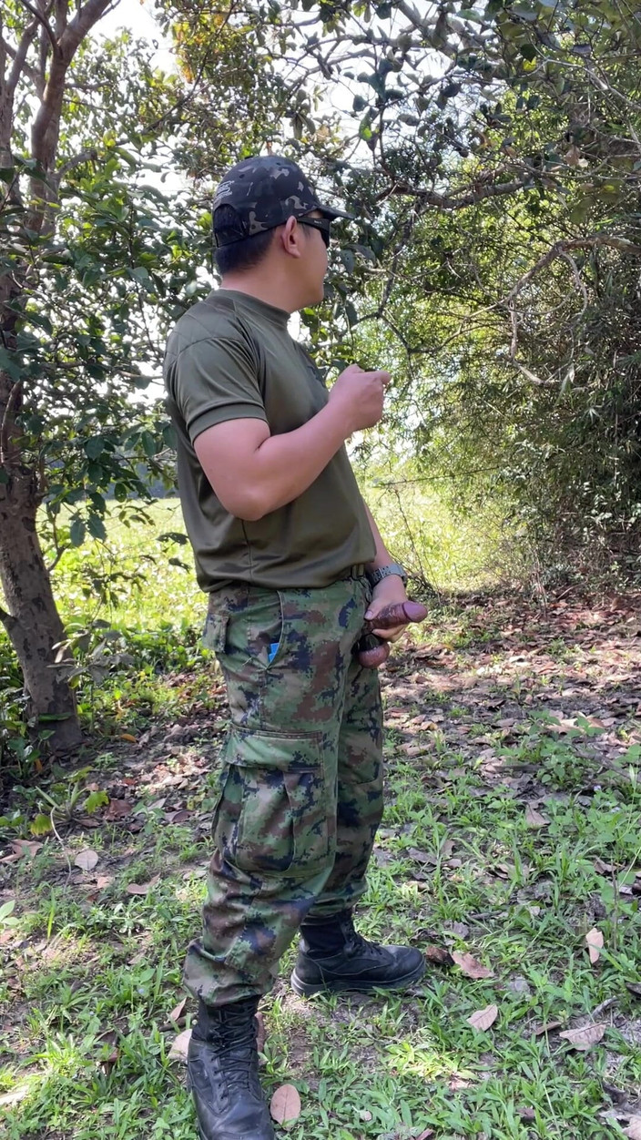 Hiroshi_cr: Nadržená Solider Thai Honí a stříká v práci