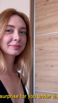 Sora vitregă cu ejaculare în poziția de călărire inversă