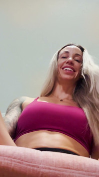 Bunden & Gjord för att sniffa mina stinkande svettiga gymfötter: POV med Mars Solo