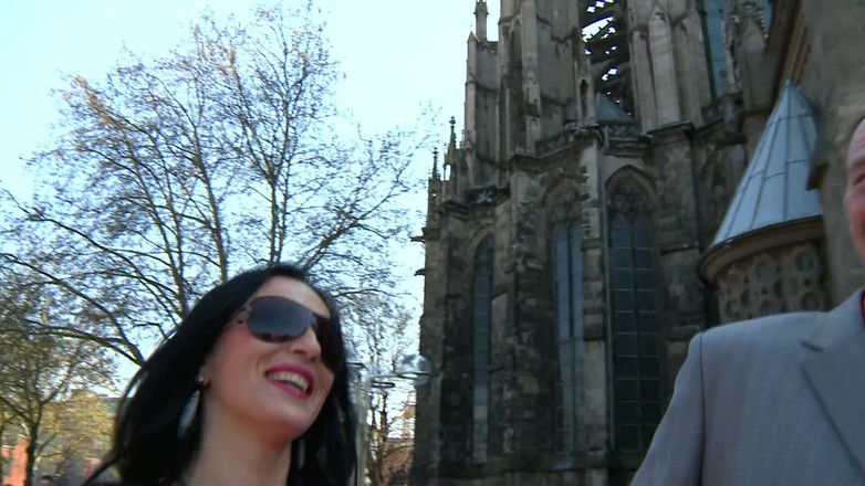 Horny girls want to fuck: 란제리와 발 뒤꿈치를 괴롭히는 Alisha Sweet