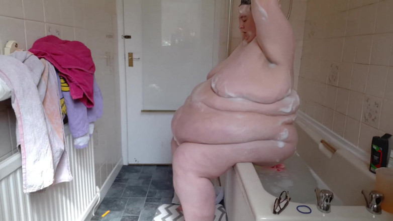 SSBBWLadyBrads: SSBBW bathroom belly play &amp; shower