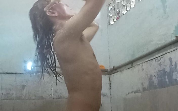 Reynaldo6: The Beautiful Reyna Alconer Took a Bath