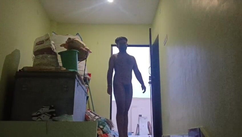 Sansuindia: Actor nud ejaculează dimineața