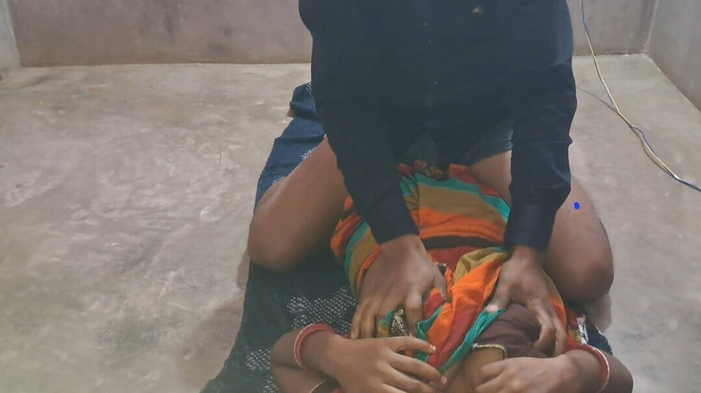 Trilokinath: Hindi-audio duidelijke tante met sexy Indisch dorpsleven