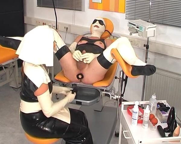 Rubber & Clinic Studio - 1ATOYS: Экстремальный осмотр и лечение резины, часть I