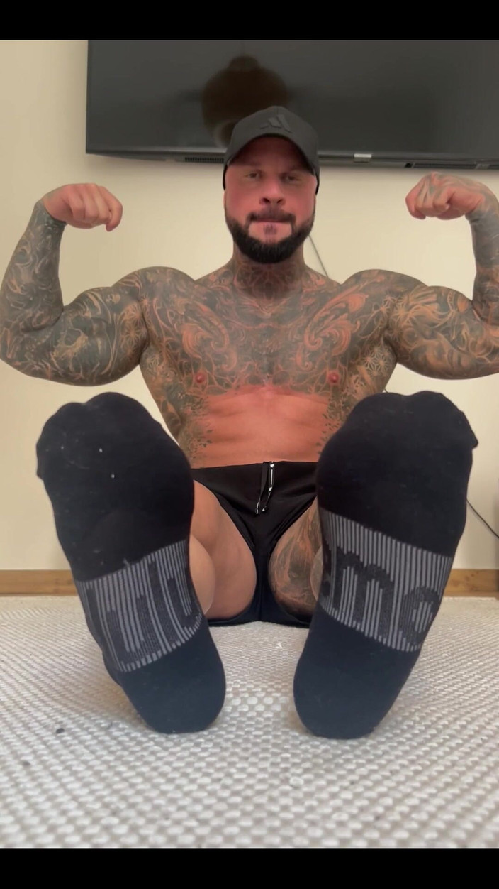 Jasons feet: Хтось купив мені lululemon, як ви думаєте? Гарна підтягнута?