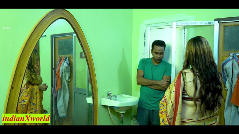 Indian Xshot: 新婚のバービーが18歳の隣の男と突然関係を持つ!