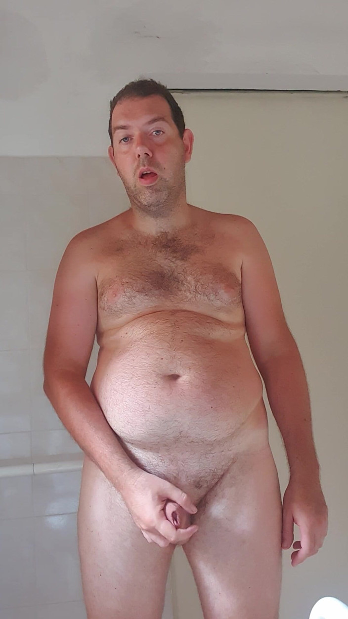 Mirko2589: Tutto Nudo in Un Bagno Pubblico