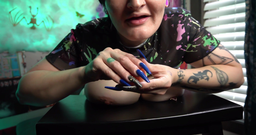 GothBunny6669: Büyük doğal memeler ve güzel dişler 31 talimatı