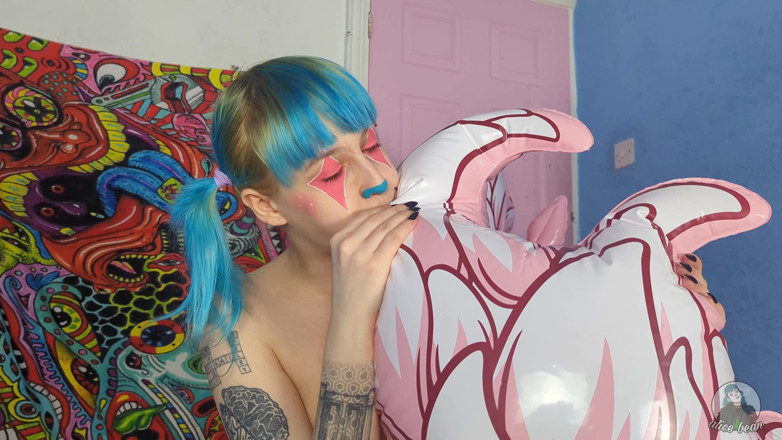 Alice Bean: Giant Inflatable Unicorn Part 2