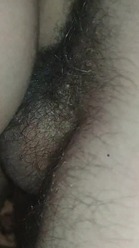 안경을 쓰고 있는 눈 소녀