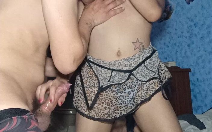 Femboy from Colombia: Lihat apa yang terjadi di sini?