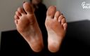 Czech Soles - foot fetish content: Грязные ступни босиком, идущие