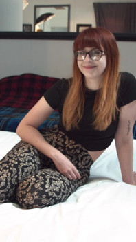 Hanna Grace üstte sikişiyor
