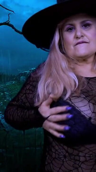 Horny Witch - Halloween Spell and Dance (in Spanish)