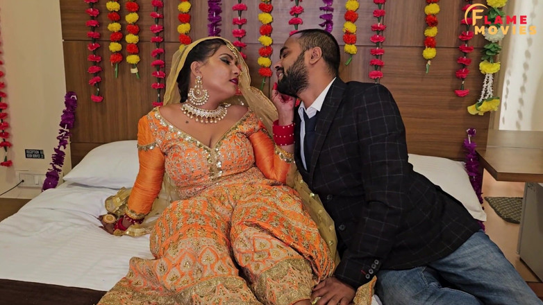 DesiHeat Studio: Razia india tiene su apretado coño y su coño virgen...