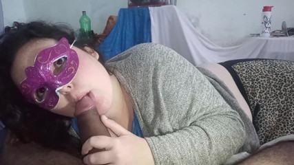 Cuckold Couple Swing: 괴물 자지에 오럴을 하는 걸 지켜보는 남편의 시작