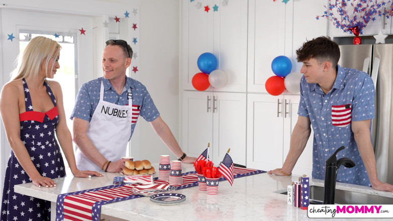 Cheating Mommy: Stars Stripes and Stepsons Cum - S1e5