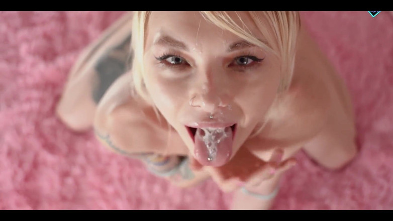 Karneli Bandi: Juicy Blowjob From Teen. Karneli Bandi