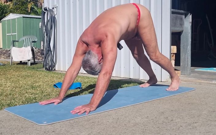 yogiyumyum: 裸体锻炼