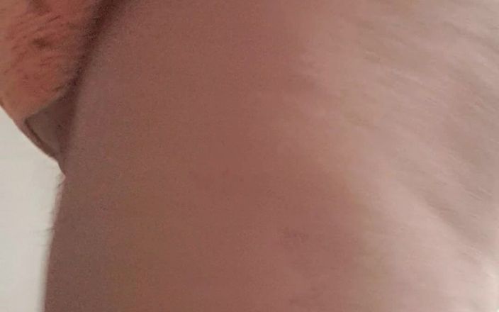 Mommy big hairy pussy: パンティーなしで片付けた朝