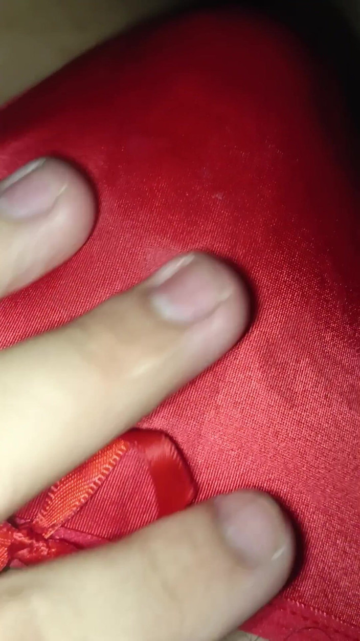 SilkPantyLove7: Fruns sexiga röda rem full av sperma!