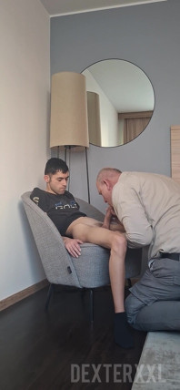 Rafael Sexy Mladý Španělsko Chlap s obrovským čůrákem šuká velký táta do zadku bez kondomu