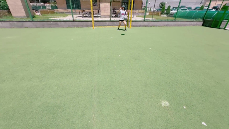 Laylas534: Sexy Iraanse neukt haar trainer op het voetbalveld- Anissamiller