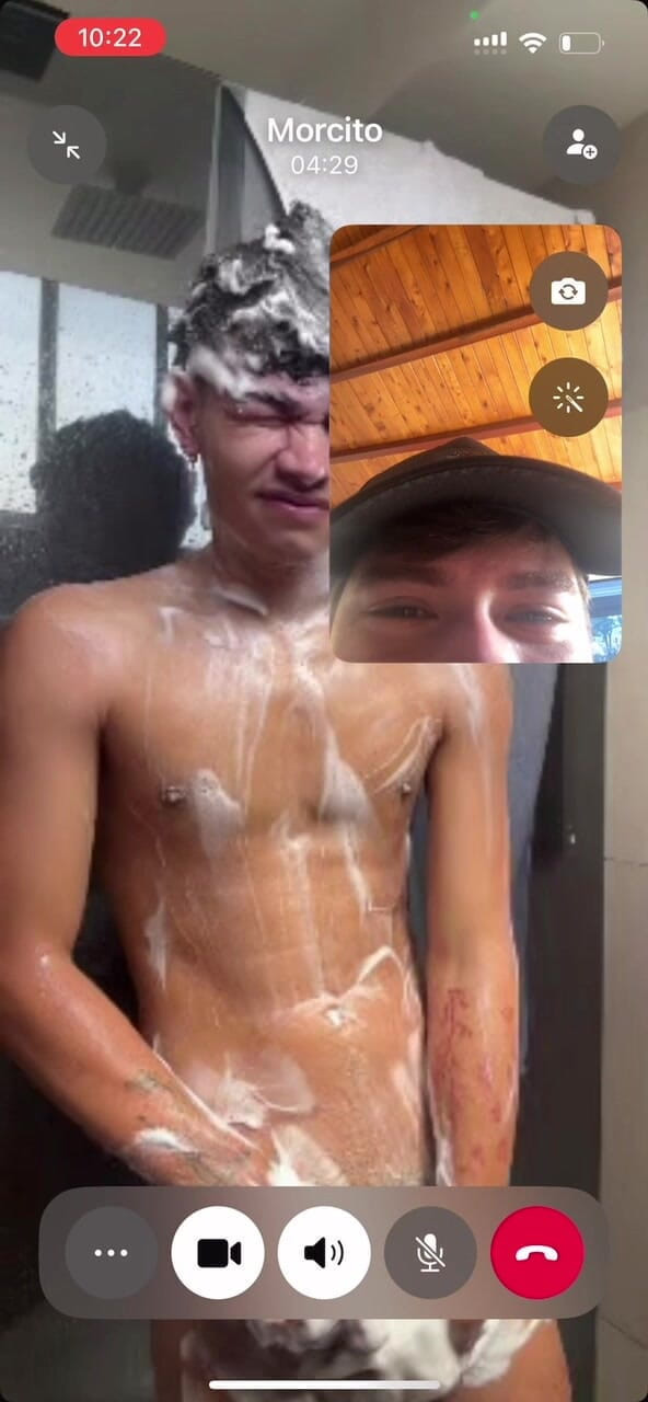 Icyhot707: Tomo Banho Com Meu Amigo Heterossexual Durante Uma Videochamada