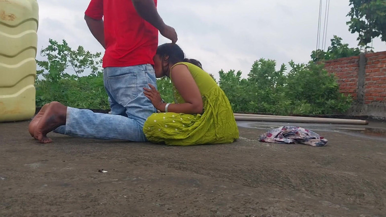 Pooja raniji: Indiancă Desi Village Young Desi Girl Outside Sex - iubită care...