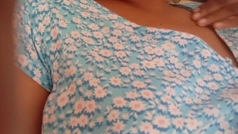 Miya White: スリランカのホットブロンド