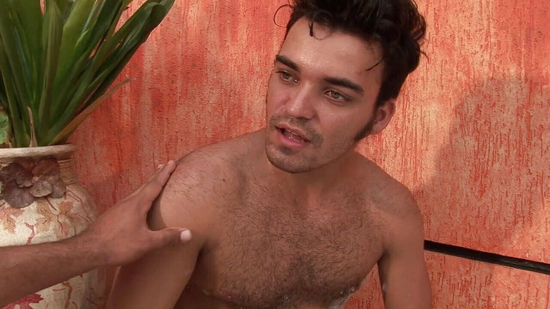 Bareback TV: Muskulösa knoppar som slår i badrummet