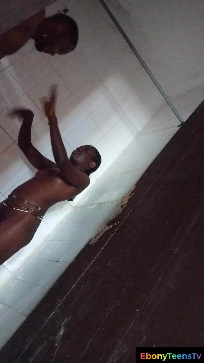 Ebony teens tv: Sex tape koupelna