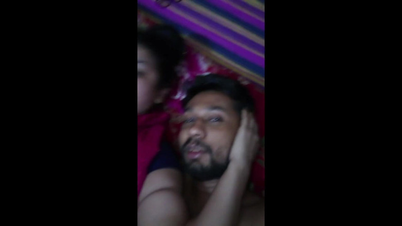 Desivideo: Nové sexuální video indické vesnice bhabhi v roce 2025